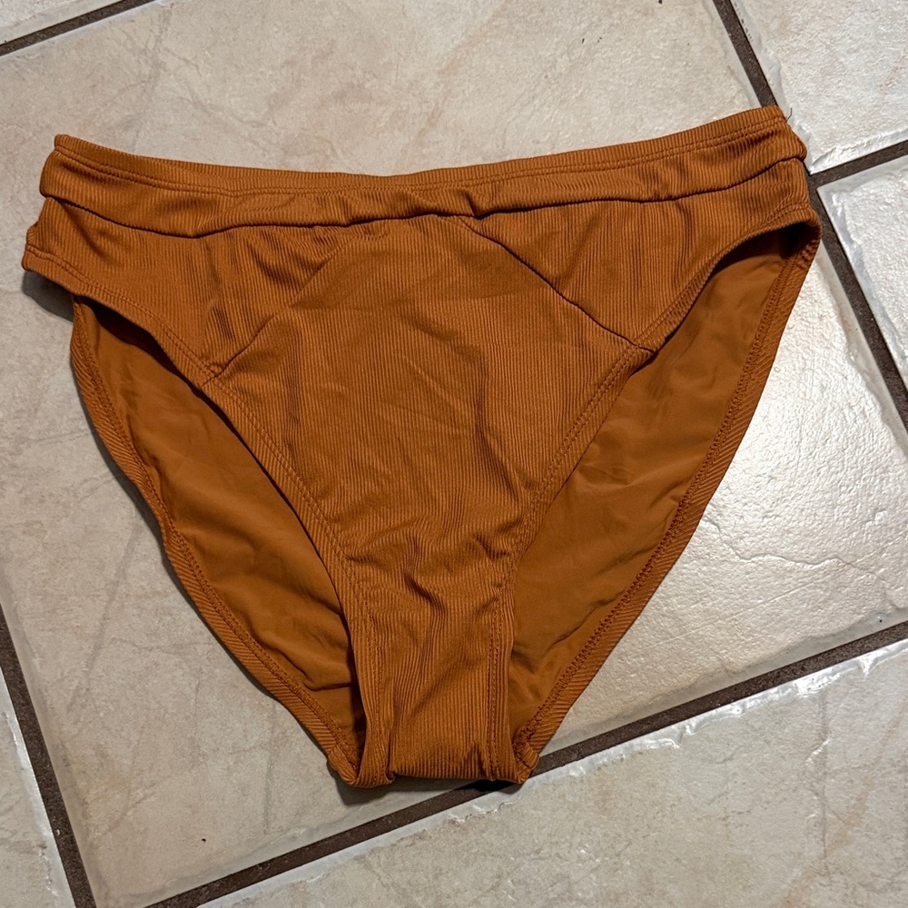 High-Cut Ribbed Bikini Bottom in Rust - Women's Swim
